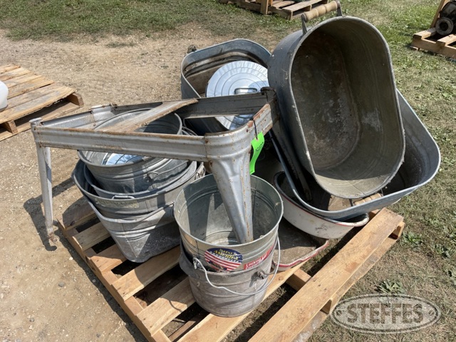 Galvanized wash bins & pails